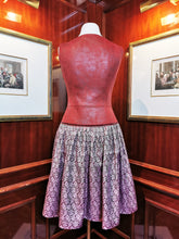 Lade das Bild in den Galerie-Viewer, Kleid "Rubin Blüte"