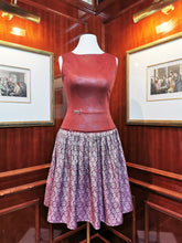 Lade das Bild in den Galerie-Viewer, Kleid "Rubin Blüte"