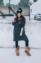 Lade das Bild in den Galerie-Viewer, MERINO OVERSIZE KLEID