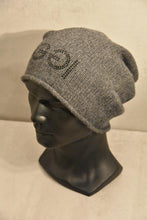 Lade das Bild in den Galerie-Viewer, CASHMERE HAUBE MIT KLITZERSTEINEN
