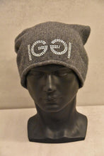 Lade das Bild in den Galerie-Viewer, CASHMERE HAUBE MIT KLITZERSTEINEN
